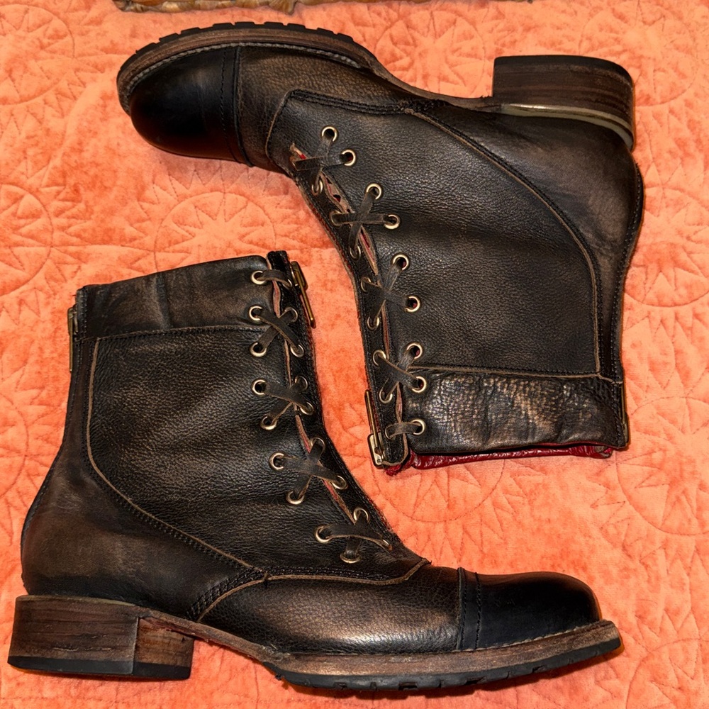 Freebird Liverpool Red Zipper Black Size 10 fit like 9.5 or small 10 - Picture 10 of 16